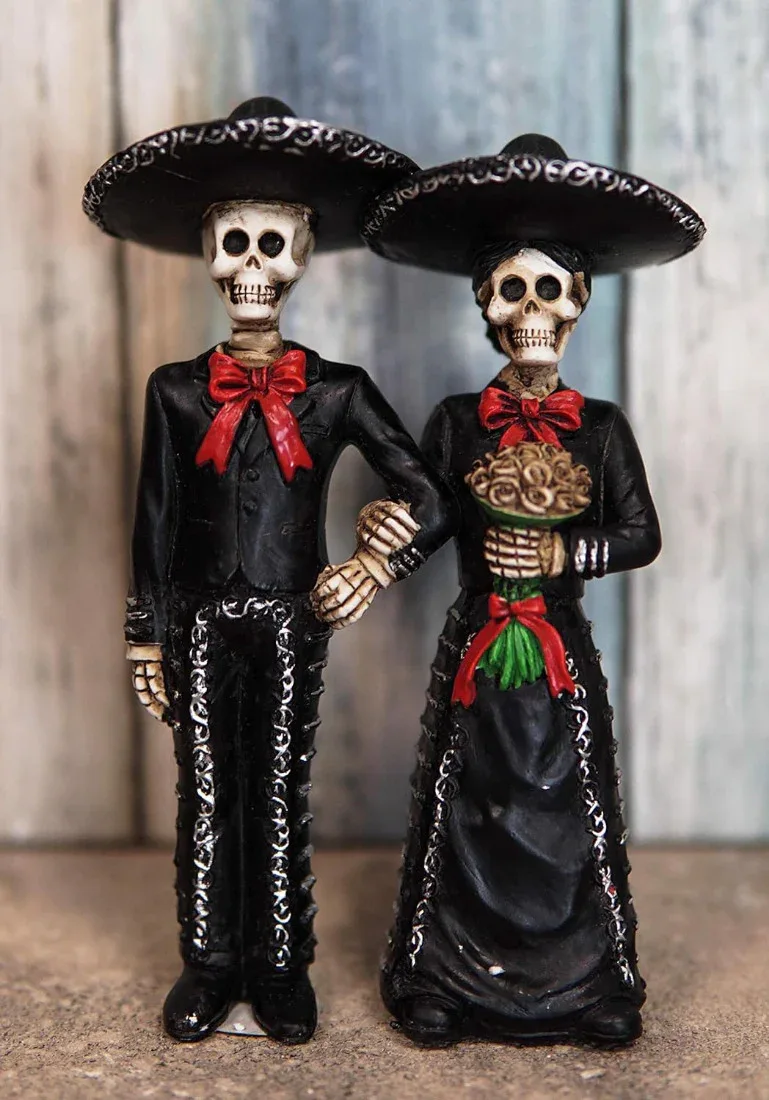 Day of the Dead Mariachi Couple - Image 4