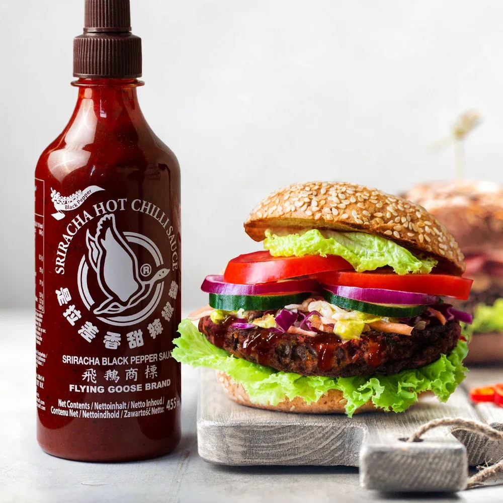 Flying Goose Sriracha Sauce - Black Pepper 455ml - Image 3