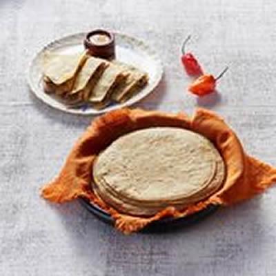 La Tortilleria Corn Tortillas 20cm (8in) 1kg - approx 25 - Image 3