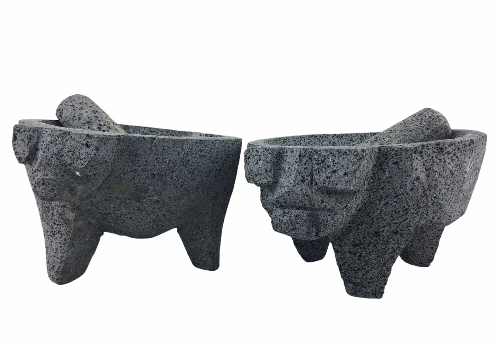 Molcajete mortar and pestle - natural Mexican volcanic stone with pig motif - Image 2