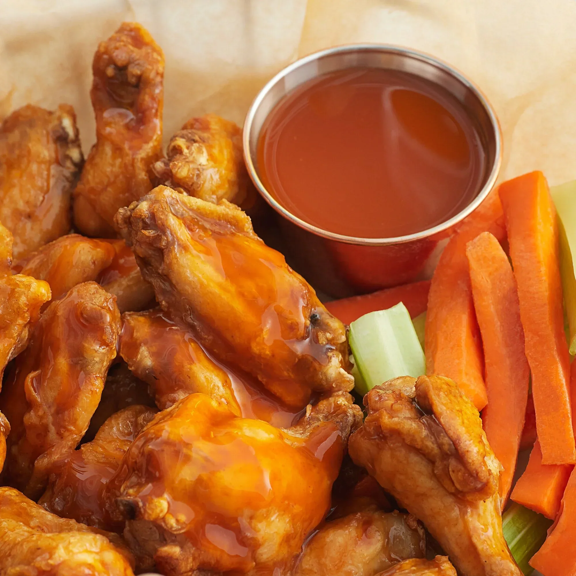 Crystal Louisiana Wing Sauce 355ml (12oz) - Image 4